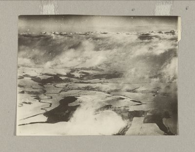 [Vue à travers les nuages] - Robert Petschow