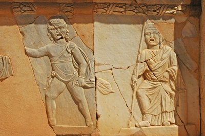 Bas-reliefs sur le proscenium du théâtre romain, Sabratha, Libye, IIe siècle après J.-C. - Roman
