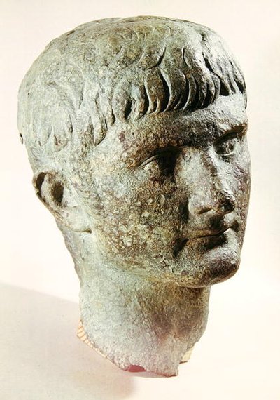 Tête de Tibère - Roman