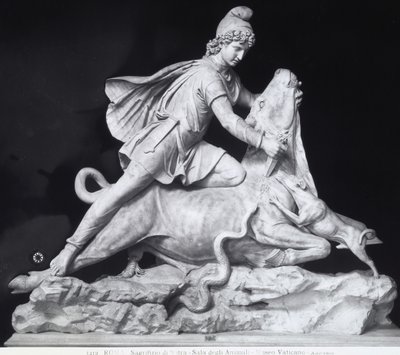 Mithra tuant le taureau, représentation du culte mithriaque (marbre) - Roman