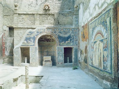 Triclinium en plein air de la Maison de Neptune et Amphitrite - Roman