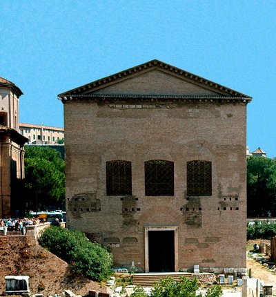 Forum romain : vue de la Curie, lieu de réunion du Sénat. 1er siècle av. J.-C. Rome - Roman