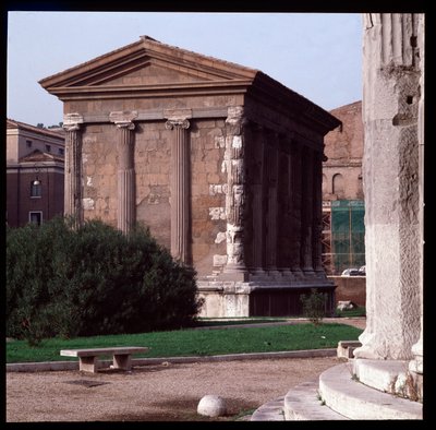 Art romain : vue des ruines du Temple de Portunus (temple de la fortune virile), site archéologique du Forum Boarium, 70-80 après J.-C., Rome, Italie - Roman