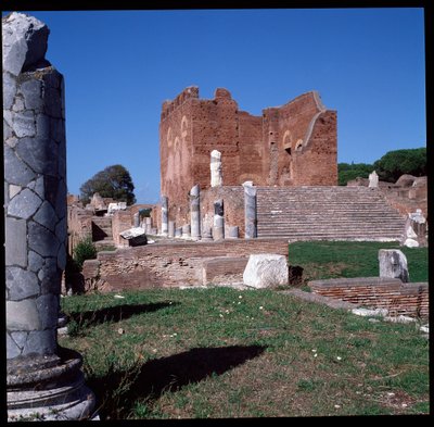 Art romain : vue des ruines du capitole, site archéologique d