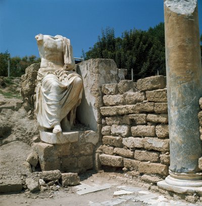 Statue et vestiges archéologiques - Roman