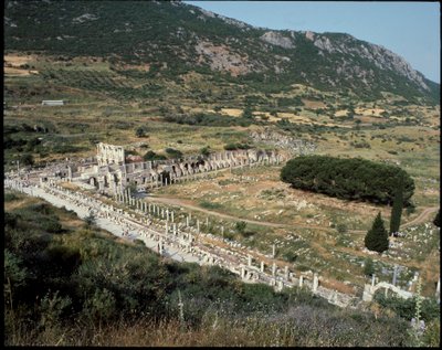 Vue de la rue des Curètes vers la bibliothèque de Celsus - Roman