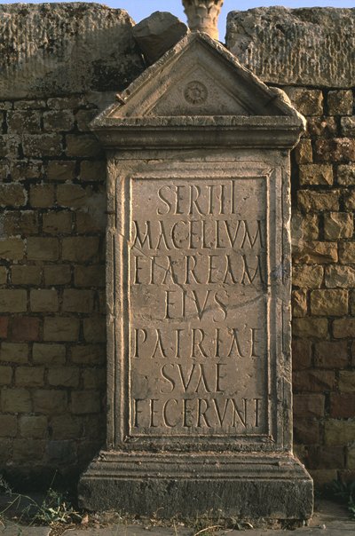 Stèle avec une inscription sur le marché de Sertius, Haut Empire (27 av. J.-C. - 395 apr. J.-C.) - Roman Imperial Period