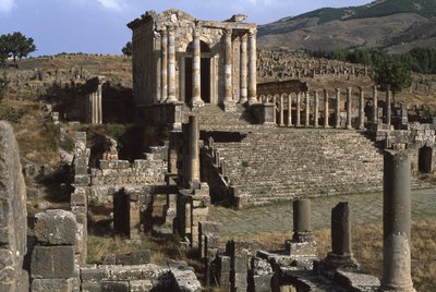 Vue du temple de la famille Septimian, Haute Période Impériale (27 av. J.-C.-395 ap. J.-C.) - Roman Imperial Period