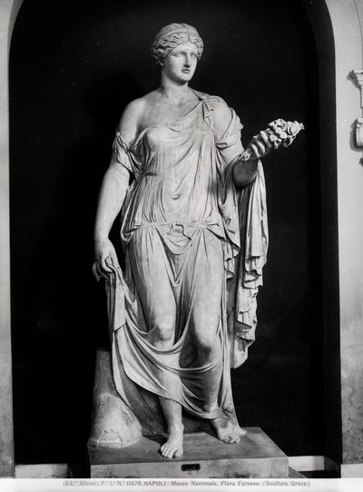 Statue féminine appelée Flora Farnese, IIe-IIIe siècle apr. J.-C. (marbre) - Roman Roman