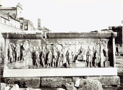 Pluteus de Trajan avec des représentations de l