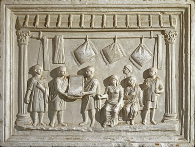 Art romain : moule représentant un tissu et des tapisseries. D
