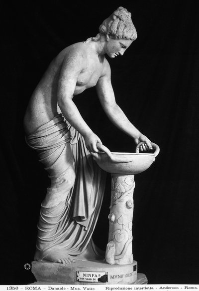 Statue représentant une Danaïde - Roman Roman