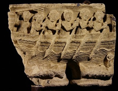 Chapiteau sur colonnes jumelles représentant des rameurs dans un bateau - Romanesque