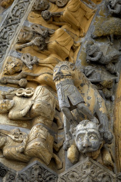 Détail de la voûte sculptée de la façade de la cathédrale Sainte-Marie, Oloron Sainte-Marie (Pyrénées-Atlantiques) - Romanesque