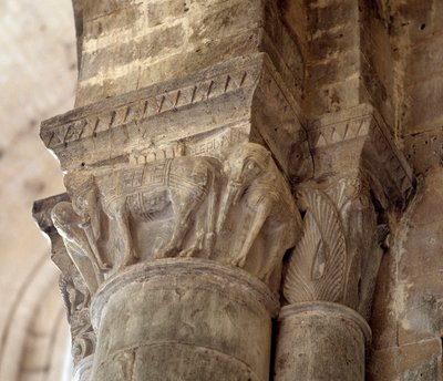 Éléphants (chapiteau sculpté de la nef) - Romanesque