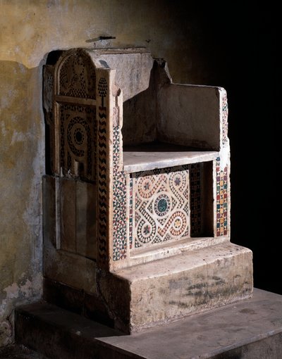 Chaise en marbre et mosaïque de l