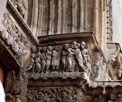 Le baiser de Judas (frise du portail) - Romanesque