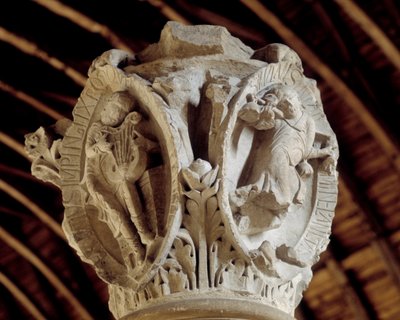 Tons du chant grégorien : le troisième (passion et résurrection du Christ) et Tintinrection du Christ (à droite), Chapiteau du chœur (sculpture) - Romanesque