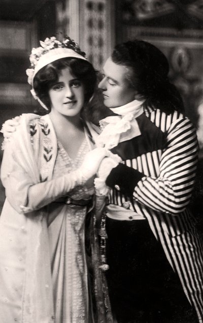 Robert Evett et Denise Orme dans Les Merveilleuses, début du 20e siècle - Rotary Photo