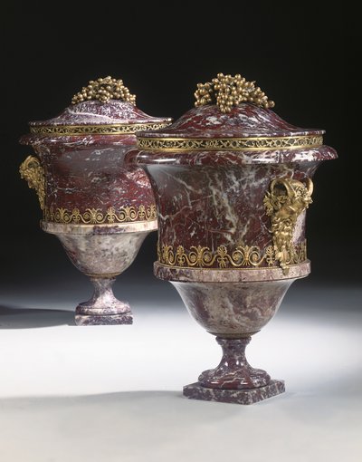 Une paire de vases, vers 1790 - Russian School