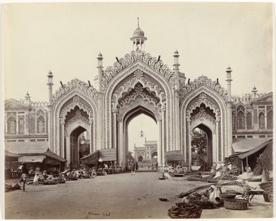 Porte du bazar de Hoesseinabad, Lucknow - Samuel Bourne (signed by artist)