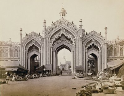 Porte du bazar Hoospinbad - Samuel Bourne