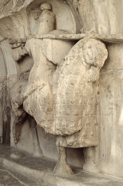 Sculpture de Khosrow Parviz sur son cheval Shabdiz avec l