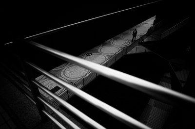 Passerelle urbaine « Solitary Man » - Satoshi Hata