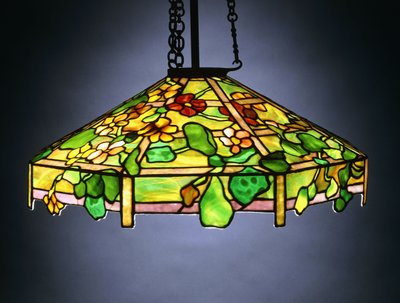 Lustre suspendu en verre plombé et bronze 