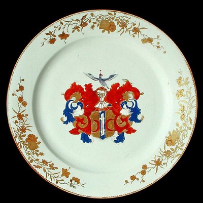 Un plat en porcelaine Imari chinois avec les armoiries de Valckenier d