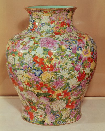 Vase Famille Rose avec une décoration mille fleurs, Dynastie Qianlong - School Chinese