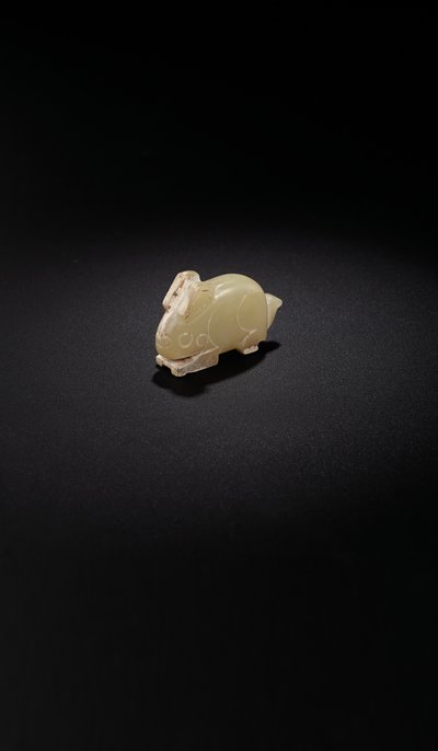Pendentif en forme de lapin, fin de la dynastie Shang-début de la dynastie Zhou occidentale - School Chinese