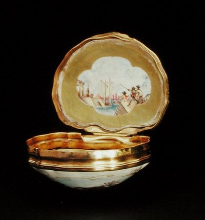 Tabatière en forme de coquillage, période Qianlong (1736-95) vers 1760 - School Chinese
