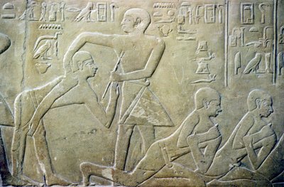 Égypte ancienne, relief, anciens du village forcés d