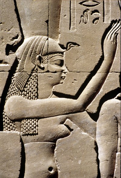 Égypte ancienne, sculpture murale, déesse Isis, temple d