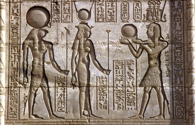 Égypte ancienne, peinture murale, Horus et Isis reçoivent une offrande du pharaon, Temple d