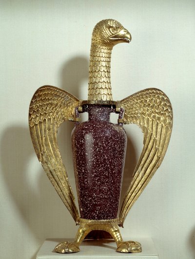 Vase dit « Aigle » par Suger : vase fabriqué en Égypte sous l