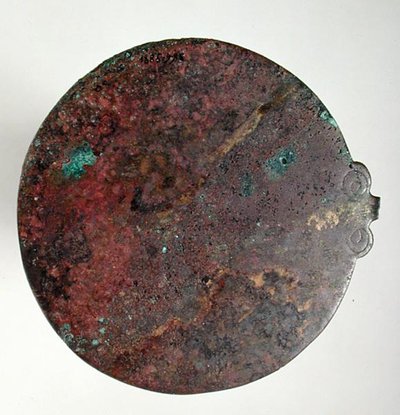 Miroir, de la tombe I(b) à Nymphaeum en Crimée (bronze) - School Greek
