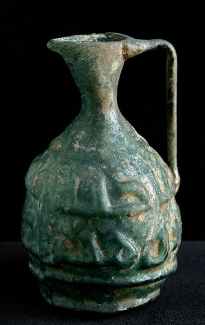 Petite amphore en verre avec inscriptions. 9e-10e siècle. D