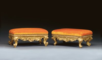 Une paire assortie de tabourets rococo italiens dorés - School Italian
