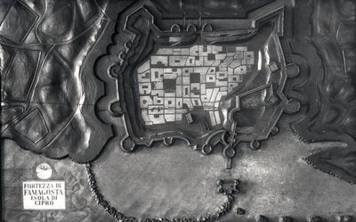 Carte en relief de la forteresse de Famagosta sur l