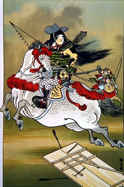 Tomoe, une femme guerrière courageuse du Japon pendant les périodes Genji et Heishi - School Japanese