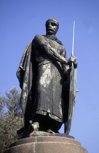 Statue du roi Afonso I, Guimarães, Portugal - School Portuguese