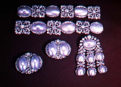 Ensemble de bijoux, broche, clips d