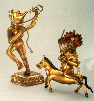 Makaravakitra et Sridevi (bronze doré) - School Tibetan