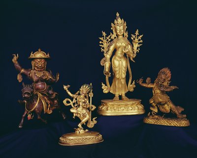 Figures tibétaines : Vajravarahi dansant sur un cadavre humain ; figure de Padmapari ; figure de Beg-tse ; figure de Dam-can Dor-je Legs-pa chevauchant un cheval - School Tibetan