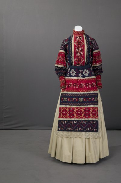 Ensemble de mariage ukrainien - School Ukranian