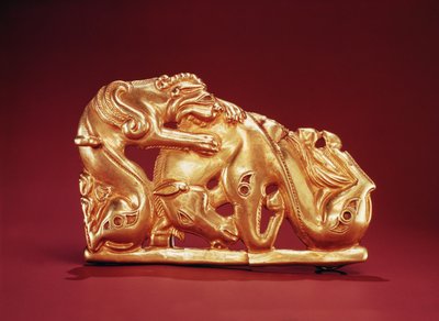 Plaque représentant un griffon attaquant un cheval (or et turquoise) - Scythian