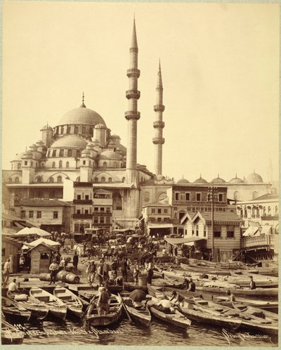 Mosquée Sainte-Sophie et bateaux de pêche sur le rivage du Bosphore, Istanbul, vers 1890 - Sebah and Joaillier