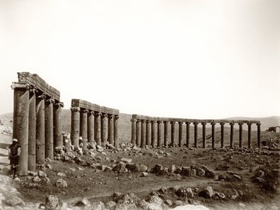 La place à colonnades ovales depuis le nord-ouest, Jerash, 1867 - Sergeant Henry Phillips